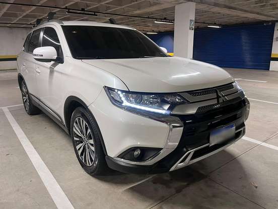 MITSUBISHI-OUTLANDER-2.0 MIVEC GASOLINA HPE AUTOMÁTICO MITSUBISHI-OUTLANDER-2020