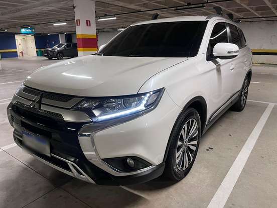 MITSUBISHI-OUTLANDER-2.0 MIVEC GASOLINA HPE AUTOMÁTICO MITSUBISHI-OUTLANDER-2020