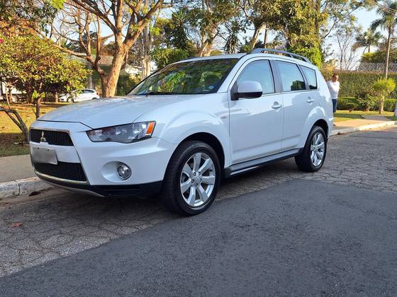 MITSUBISHI OUTLANDER 3.0 GT 4X4 V6 24V GASOLINA 4P AUTOMÁTICO