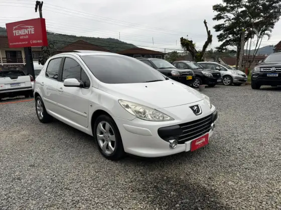 PEUGEOT 307 1.6 PRESENCE PACK 16V FLEX 4P MANUAL