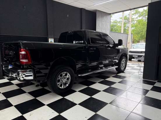 RAM-2500-6.7 I6 TURBO DIESEL LARAMIE CD 4X4 AUTOMÁTICO RAM-2500-2024