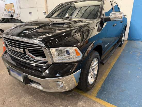 RAM-CLASSIC-5.7 V8 GASOLINA LARAMIE CD 4X4 AUTOMÁTICO RAM-CLASSIC-2022