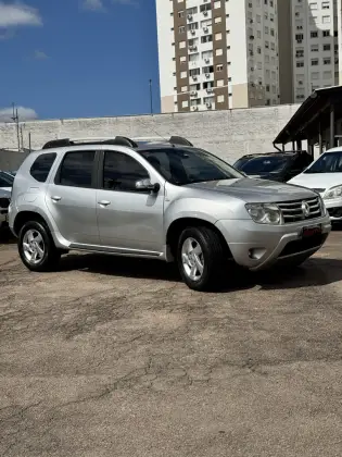 RENAULT DUSTER 2.0 DYNAMIQUE 4X2 16V FLEX 4P AUTOMÁTICO