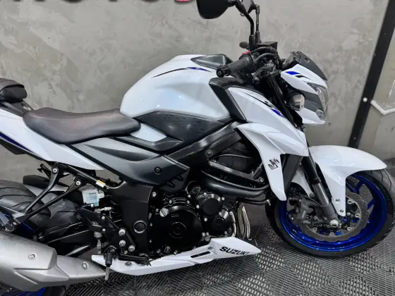 SUZUKI GSX-S750A SUZUKI GSX-S750A