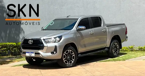 TOYOTA HILUX 2.8 D-4D TURBO DIESEL CD SRV 4X4 AUTOMÁTICO TOYOTA HILUX 2.8 D-4D TURBO DIESEL CD SRV 4X4 AUTOMÁTICO