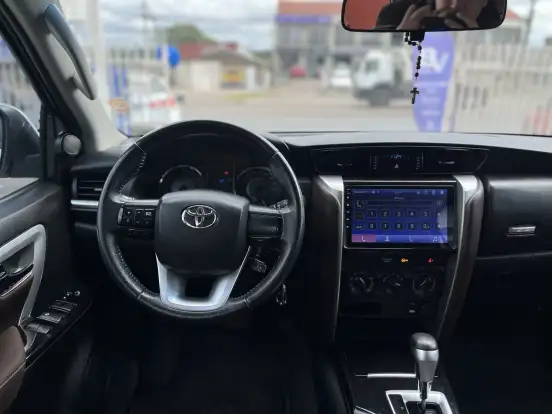 TOYOTA-HILUX SW4-2018
