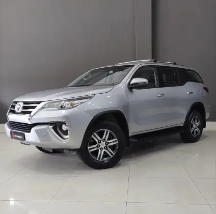 TOYOTA HILUX SW4 2.7 SRV 7 LUGARES 4X2 16V FLEX 4P AUTOMÁTICO