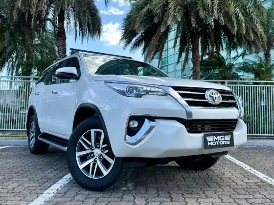 TOYOTA HILUX SW4 2.8 SRX 4X4 16V TURBO INTERCOOLER DIESEL 4P AUTOMÁTICO