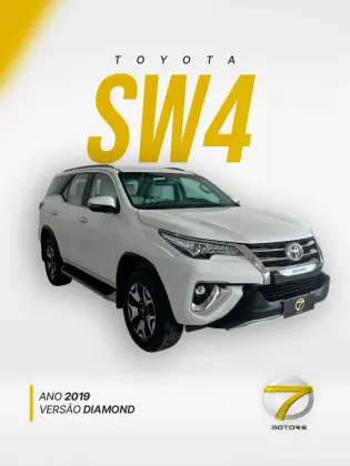 TOYOTA HILUX SW4 2.8 SRX DIAMOND 4X4 7 LUGARES 16V TURBO INTERCOOLER DIESEL 4P AUTOMÁTICO TOYOTA HILUX SW4 2.8 SRX DIAMOND 4X4 7 LUGARES 16V TURBO INTERCOOLER DIESEL 4P AUTOMÁTICO