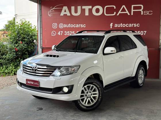 TOYOTA HILUX SW4 3.0 SRV 4X4 16V TURBO INTERCOOLER DIESEL 4P AUTOMÁTICO
