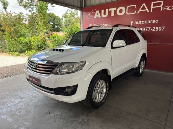 TOYOTA-HILUX SW4-3.0 SRV 4X4 16V TURBO INTERCOOLER DIESEL 4P AUTOMÁTICO TOYOTA-HILUX SW4-2014