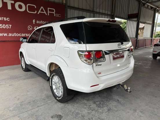 TOYOTA-HILUX SW4-3.0 SRV 4X4 16V TURBO INTERCOOLER DIESEL 4P AUTOMÁTICO TOYOTA-HILUX SW4-2014