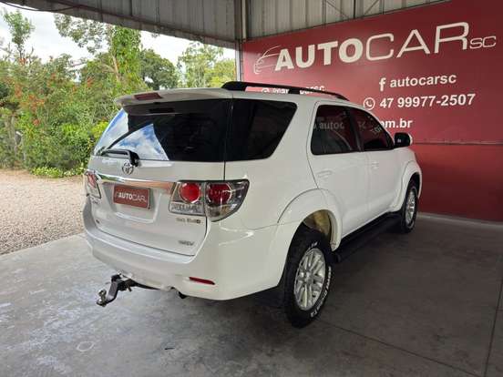 TOYOTA-HILUX SW4-3.0 SRV 4X4 16V TURBO INTERCOOLER DIESEL 4P AUTOMÁTICO TOYOTA-HILUX SW4-2014