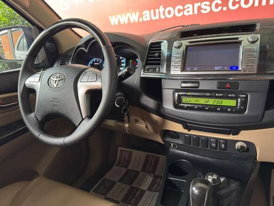 TOYOTA-HILUX SW4-3.0 SRV 4X4 16V TURBO INTERCOOLER DIESEL 4P AUTOMÁTICO TOYOTA-HILUX SW4-2014