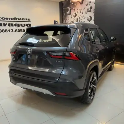 TOYOTA-YARIS CROSS-2025