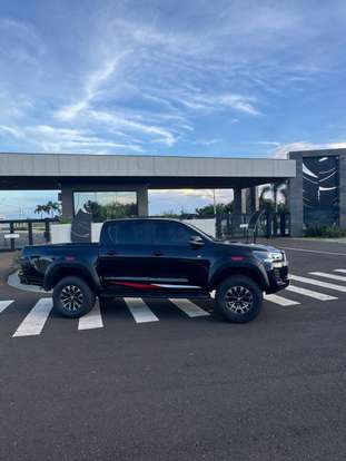 TOYOTA-HILUX-2022