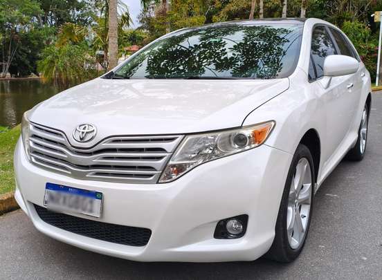 TOYOTA-VENZA-2011