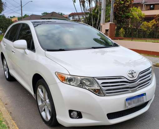 TOYOTA-VENZA-2011