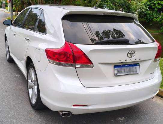 TOYOTA-VENZA-2011