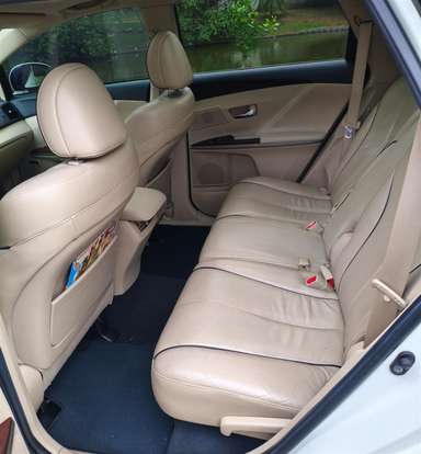 TOYOTA-VENZA-2011