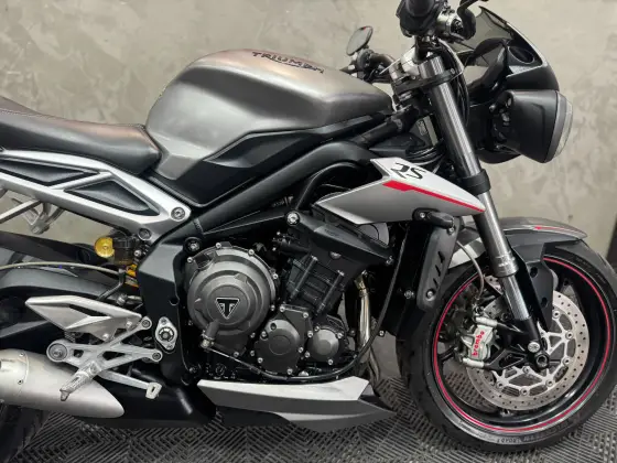 TRIUMPH STREET TRIPLE 765 S 