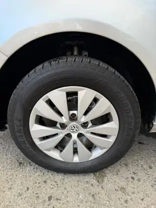 VOLKSWAGEN-FOX-2013