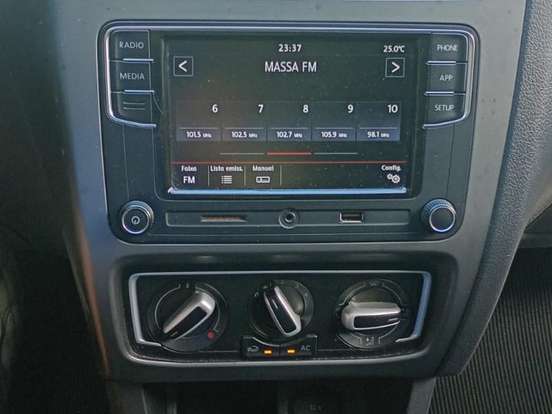 VOLKSWAGEN-FOX-1.6 MSI TOTAL FLEX CONNECT 4P I-MOTION VOLKSWAGEN-FOX-2019