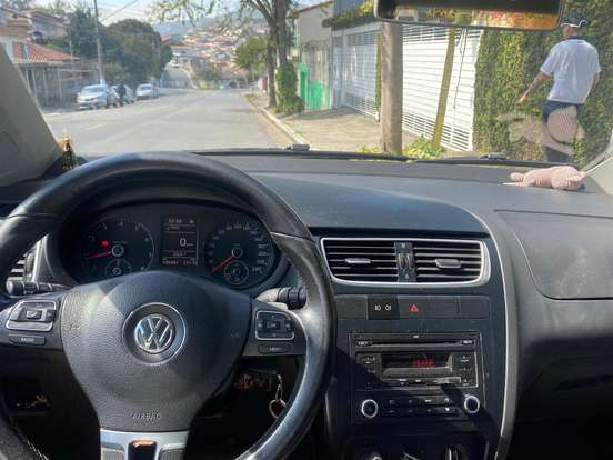 VOLKSWAGEN-FOX-1.6 MI 8V FLEX 4P AUTOMATIZADO VOLKSWAGEN-FOX-2013