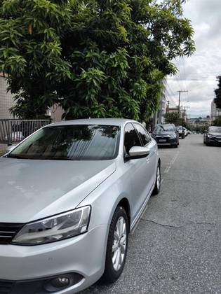 VOLKSWAGEN JETTA 2.0 COMFORTLINE FLEX 4P MANUAL