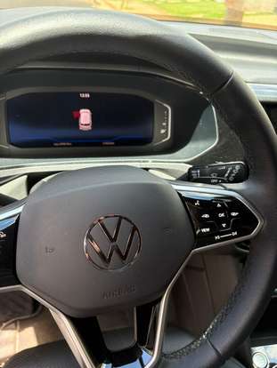 VOLKSWAGEN-TAOS-2023