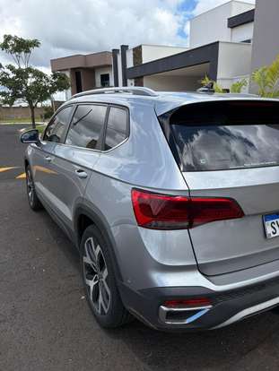 VOLKSWAGEN-TAOS-2023