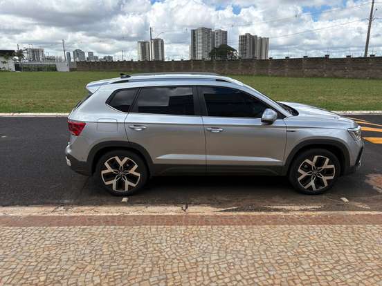 VOLKSWAGEN-TAOS-1.4 250 TSI TOTAL FLEX HIGHLINE AUTOMÁTICO VOLKSWAGEN-TAOS-2023