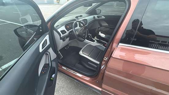 VOLKSWAGEN-T-CROSS-2019