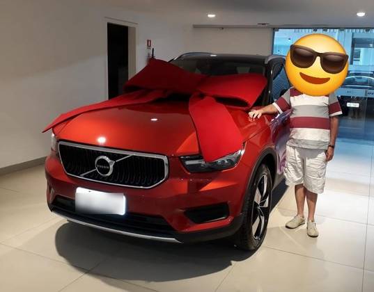 VOLVO XC40 2.0 T5 GASOLINA MOMENTUM AWD GEARTRONIC