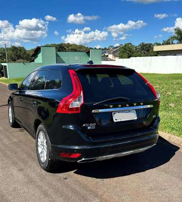 VOLVO-XC60-2015