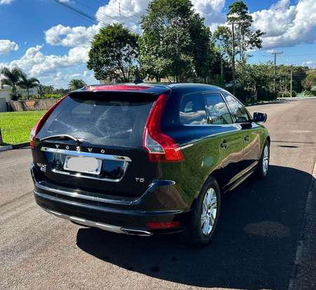 VOLVO-XC60-2015