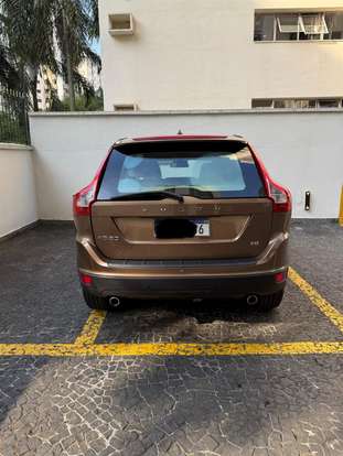 VOLVO-XC60-2011
