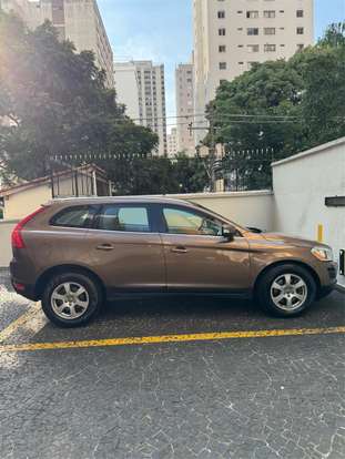 VOLVO-XC60-2011