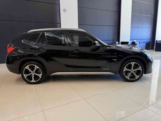 BMW-X1-2.0 16V TURBO GASOLINA SDRIVE20I 4P AUTOMÁTICO BMW-X1-2012