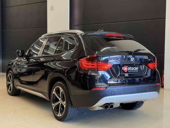 BMW-X1-2012