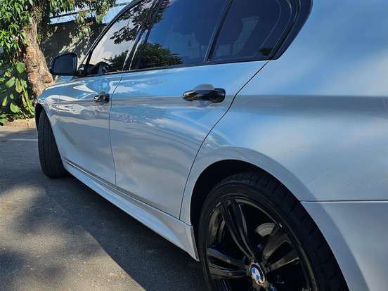 BMW-328i-2.0 M SPORT 16V ACTIVEFLEX 4P AUTOMÁTICO BMW-328i-2017