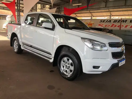 CHEVROLET S10 2.4 LT 4X2 CD 8V FLEX 4P MANUAL CHEVROLET S10 2.4 LT 4X2 CD 8V FLEX 4P MANUAL