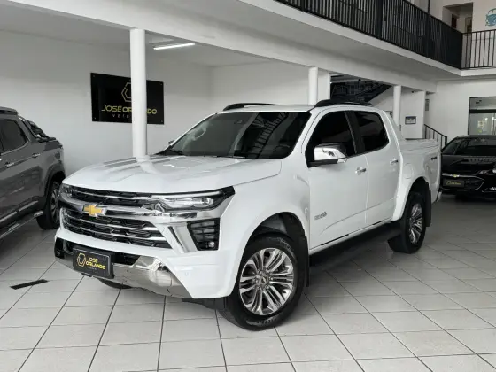 CHEVROLET S10 2.8 16V TURBO DIESEL HIGH COUNTRY CD 4X4 AUTOMÁTICO