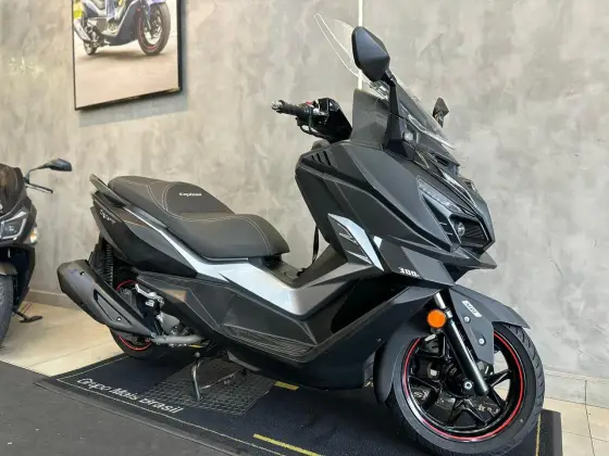 DAFRA CRUISYM 300 