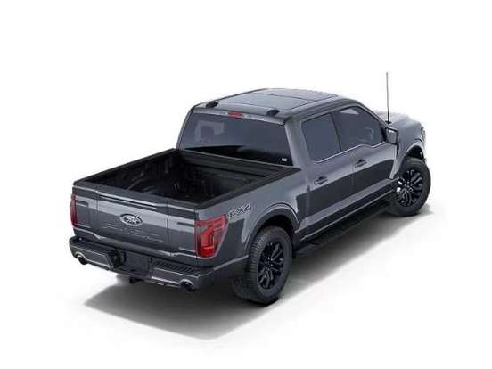 FORD-F-150-5.0 V8 GASOLINA CD LARIAT BLACK FX4 AUTOMÁTICO FORD-F-150-2025