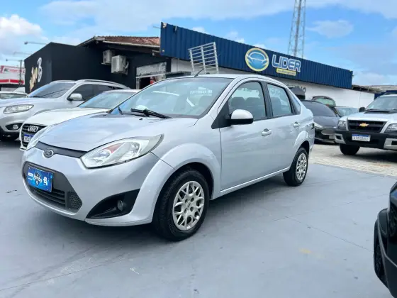FORD FIESTA 1.6 ROCAM SEDAN 8V FLEX 4P MANUAL