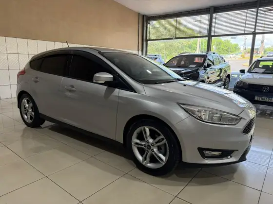 FORD FOCUS 1.6 SE 16V FLEX 4P MANUAL FORD FOCUS 1.6 SE 16V FLEX 4P MANUAL