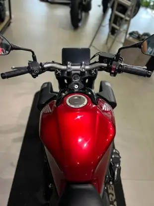 HONDA-CB 650R E-CLUTCH-2026