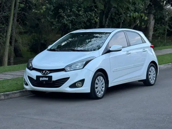 HYUNDAI HB20 1.6 COMFORT PLUS 16V FLEX 4P MANUAL HYUNDAI HB20 1.6 COMFORT PLUS 16V FLEX 4P MANUAL
