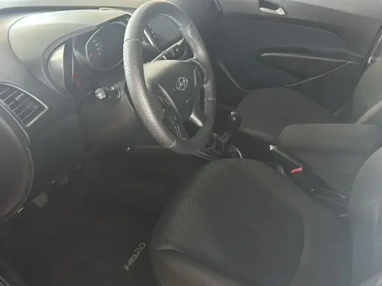 HYUNDAI-HB20S-1.6 COMFORT PLUS 16V FLEX 4P MANUAL HYUNDAI-HB20S-2013